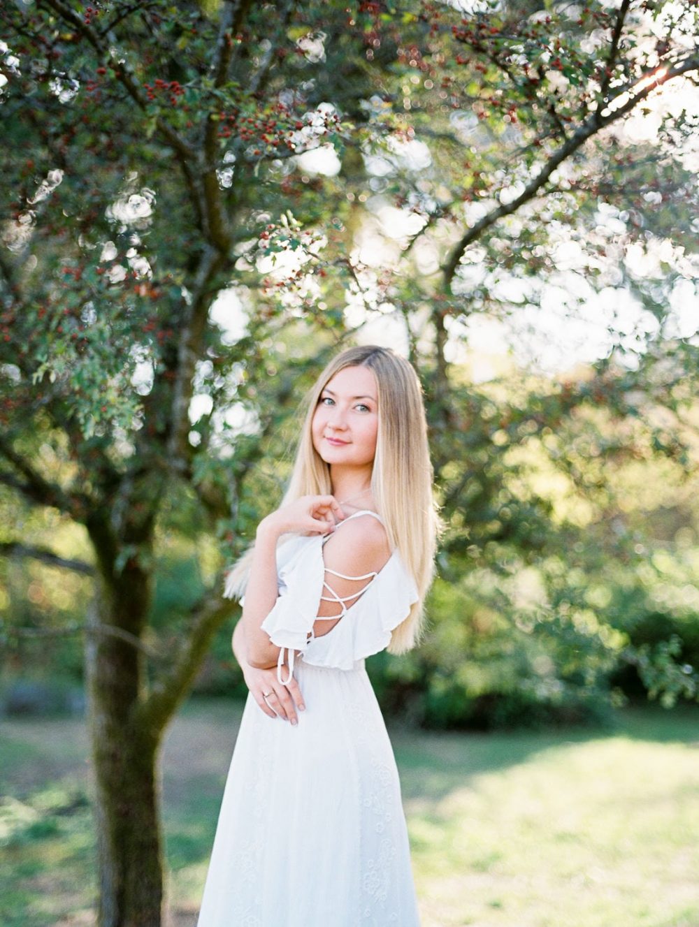 Girl in white dress portrait | Vancouver fine art photographer