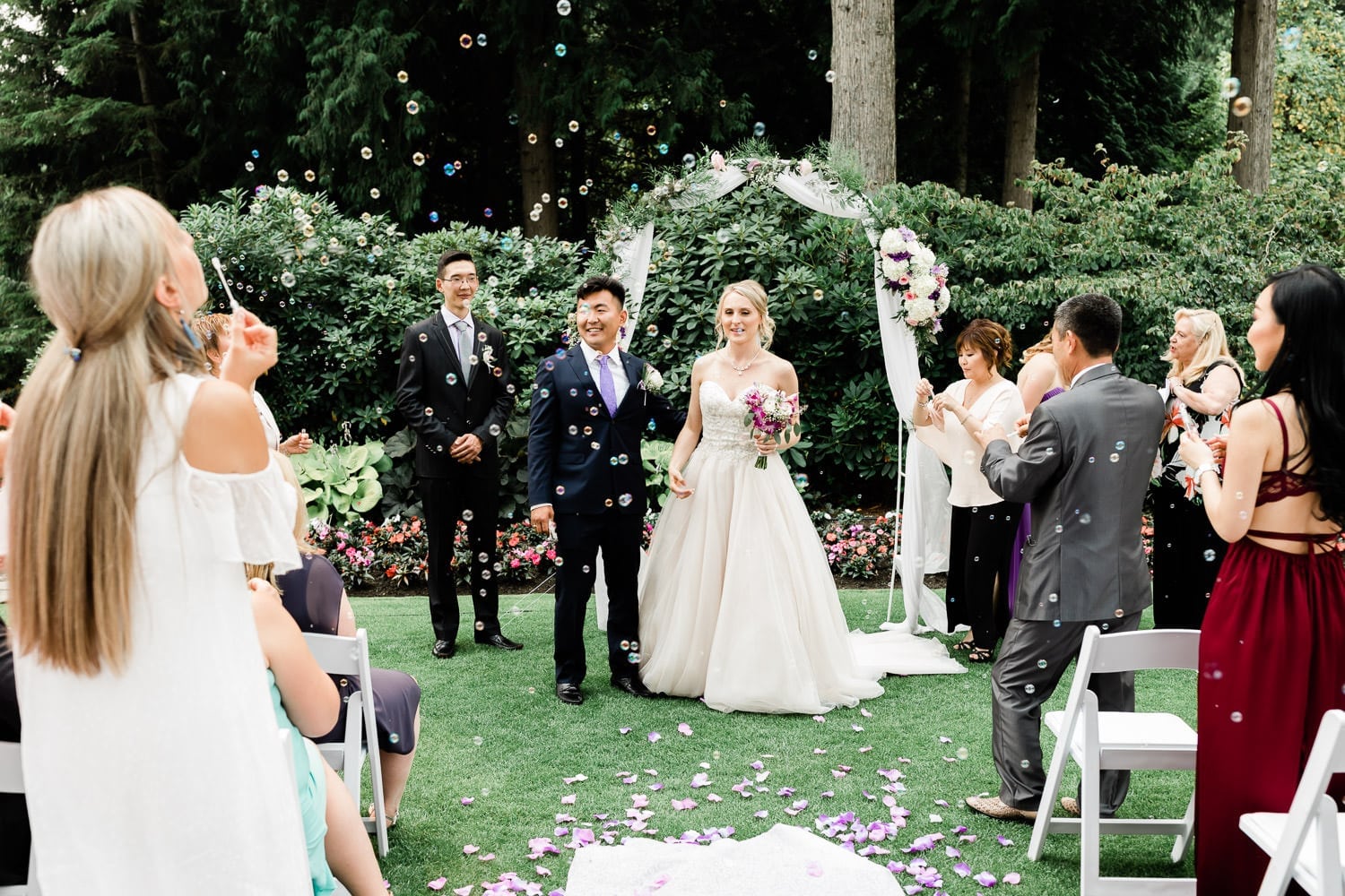 Wedding ceremony with bubbles | Vancouver wedding photographer | Westwood Plateau Golf Club Wedding