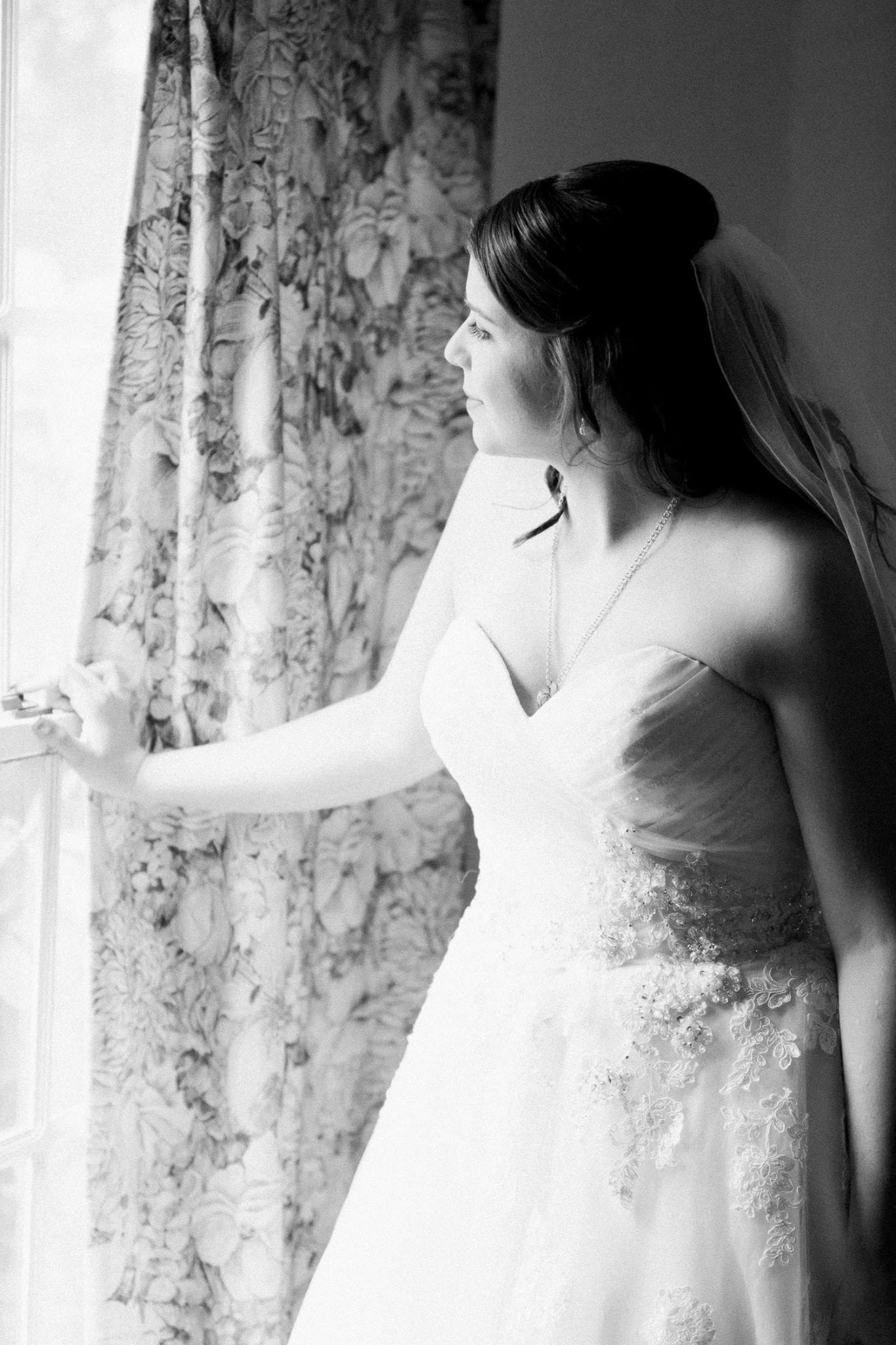 Bride portrait in b/w | Vancouver wedding photographer