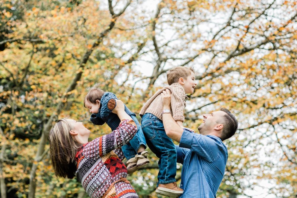 Family photo in Burnaby mountain park | Vancouver family photographer