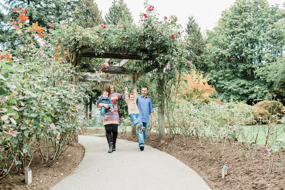 Family photo in Burnaby mountain park | Vancouver family photographer