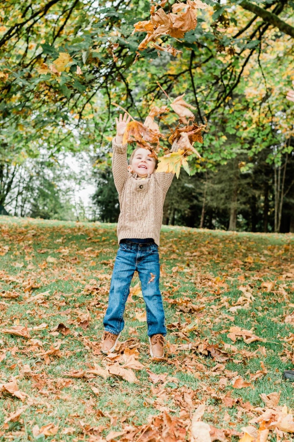 Family photo in Burnaby mountain park | Vancouver family photographer